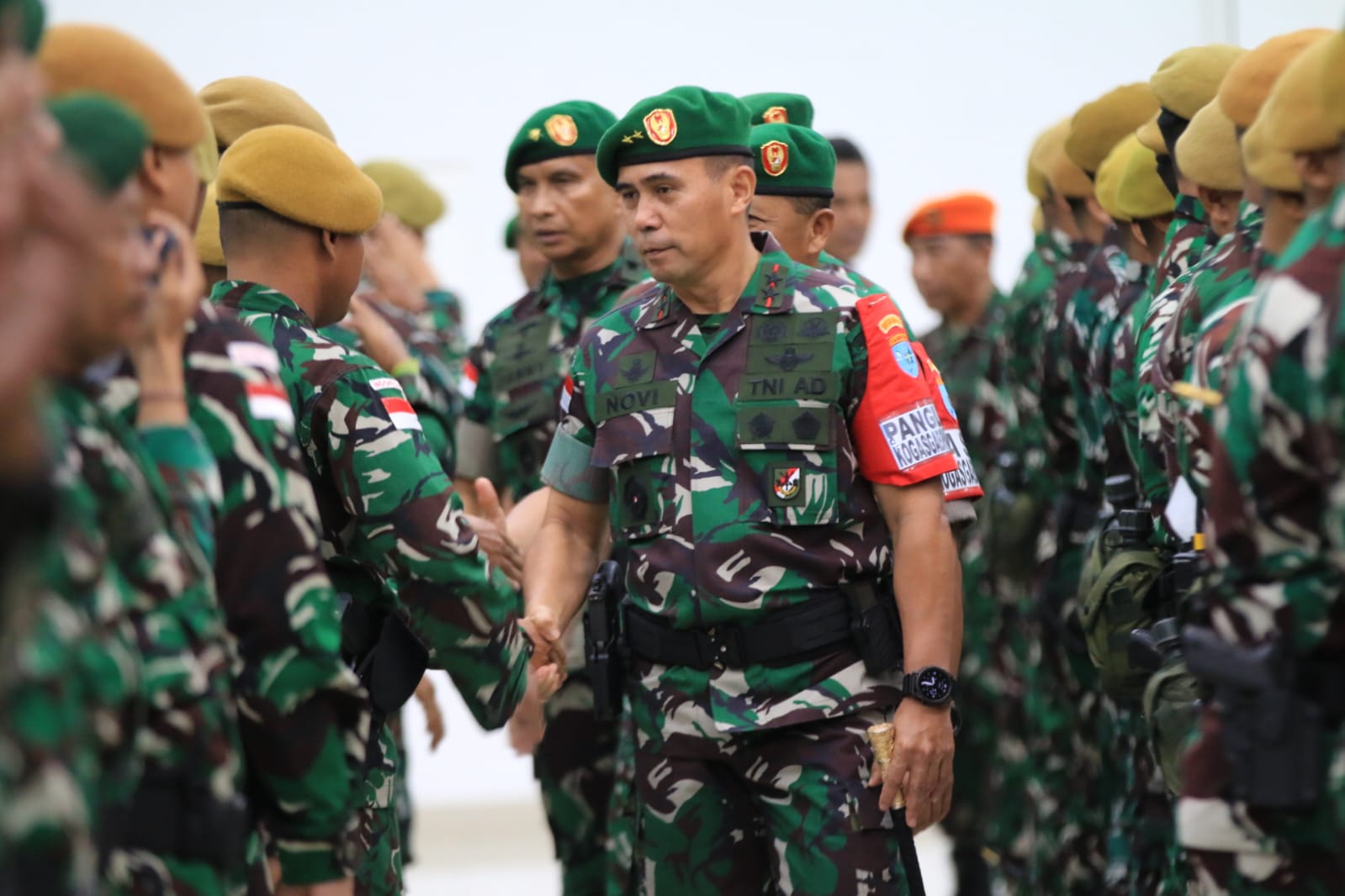 Terima Satgas Pamtas RI-Malaysia Yonarmed 19 dan Yonarmed 13, Pangdam XII/Tpr: Jaga Merah Putih di Lengan Kananmu!