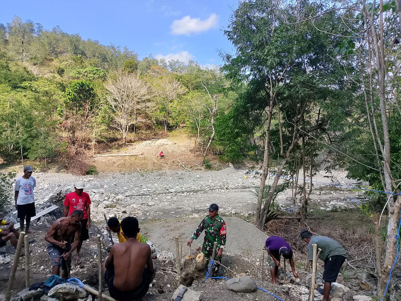 TNI AD Percepat Pembangunan Jembatan Garuda Demi Kesejahteraan Warga Pedalaman