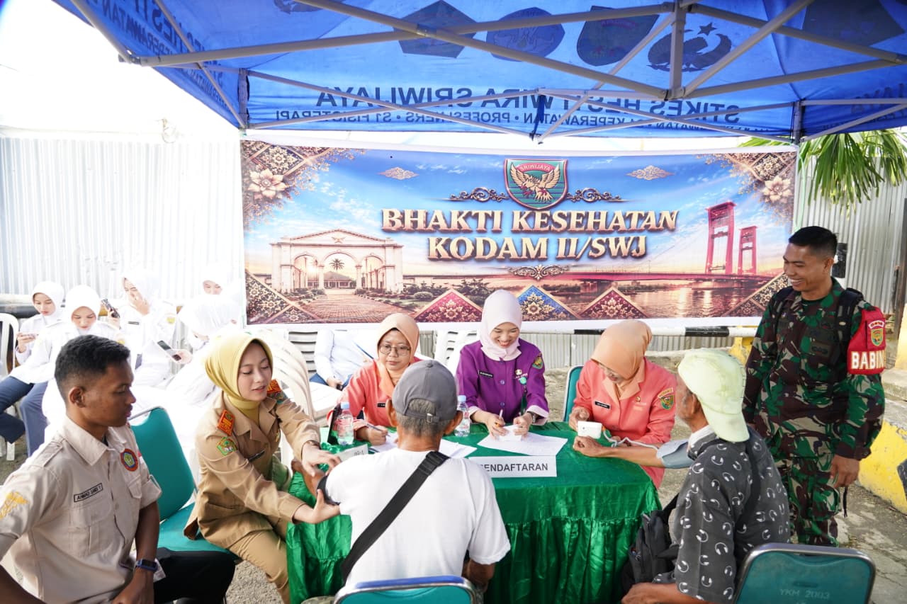 Kodam II/Sriwijaya Gelar Bhakti Kesehatan dan Bagikan Sembako di Benteng Kuto Besak Palembang