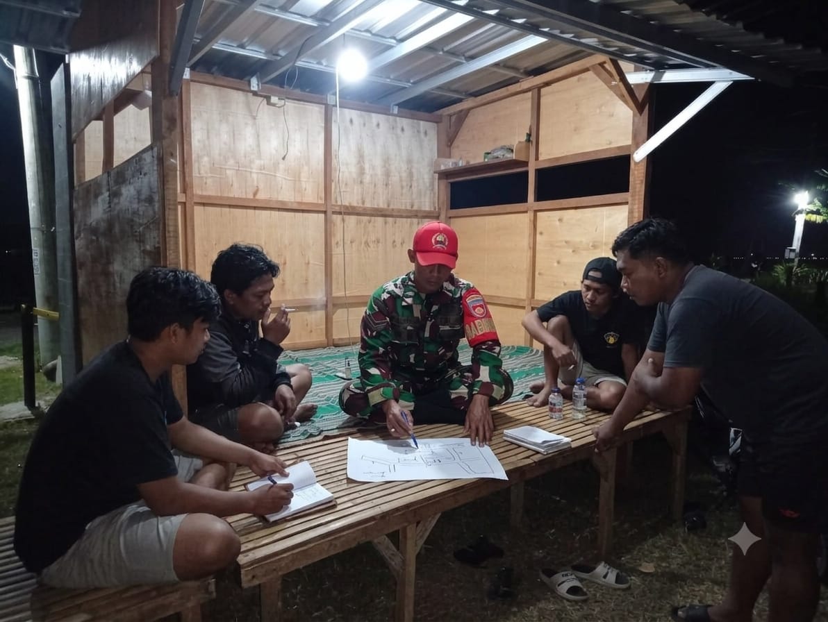 Perkuat Silaturahmi dan Serap Informasi Wilayah, Babinsa Cenggini Aktif Sambangi Warga