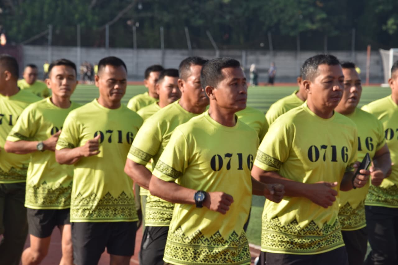 Dandim 0716/Demak Pimpin Apel Pagi dan Lari Aerobik Untuk Jaga Fisik dan Kesehatan Tubuh
