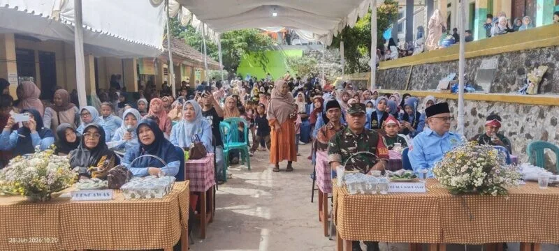 Babinsa Desa Cijurey Hadiri Acara Perpisahan Siswa MA dan MTs di Kecamatan Gegerbitung