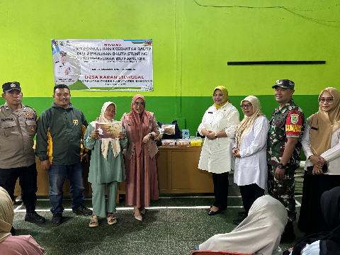 Dukung Program Gizi Masyarakat, Babinsa Desa Karang Tunggal Pantau Penyaluran PMT