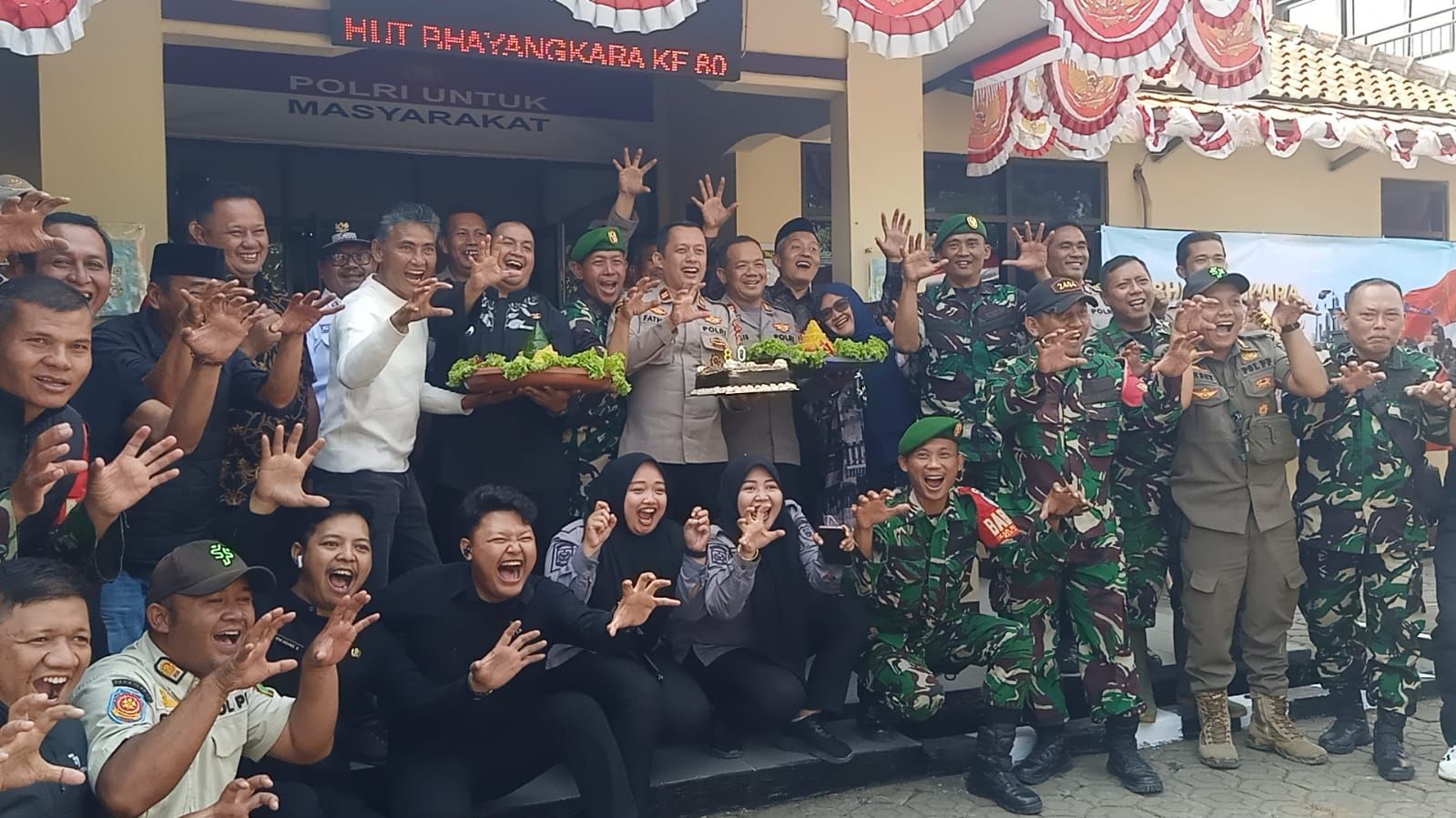 Danramil 2404/Majalaya Hadiri Peringatan HUT Bhayangkara ke-80 di Polsek Solokan Jeruk