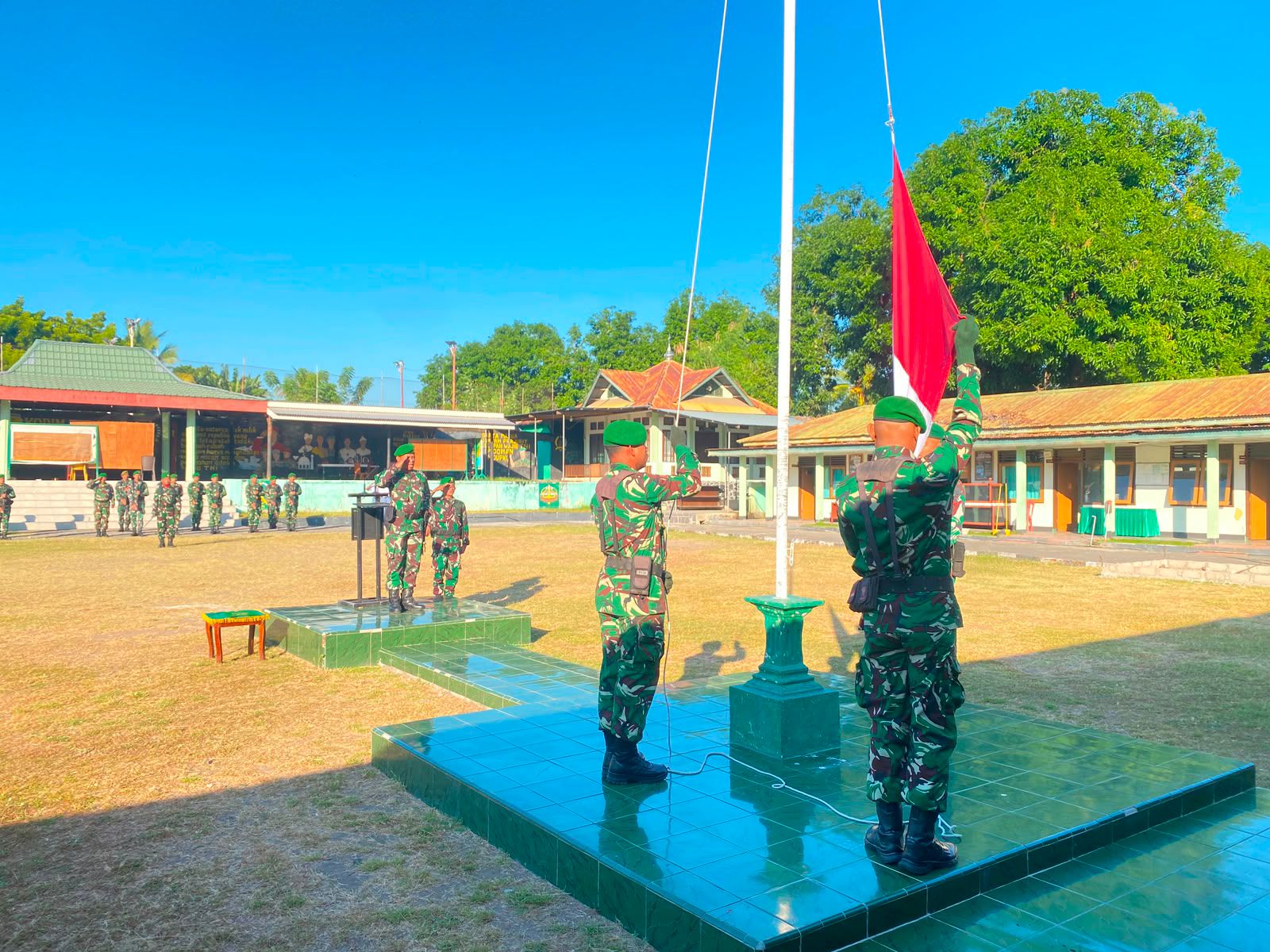 Kodim 1603/Sikka Laksanakan Upacara Bendera Rutin, Teguhkan Komitmen Pengabdian kepada Bangsa