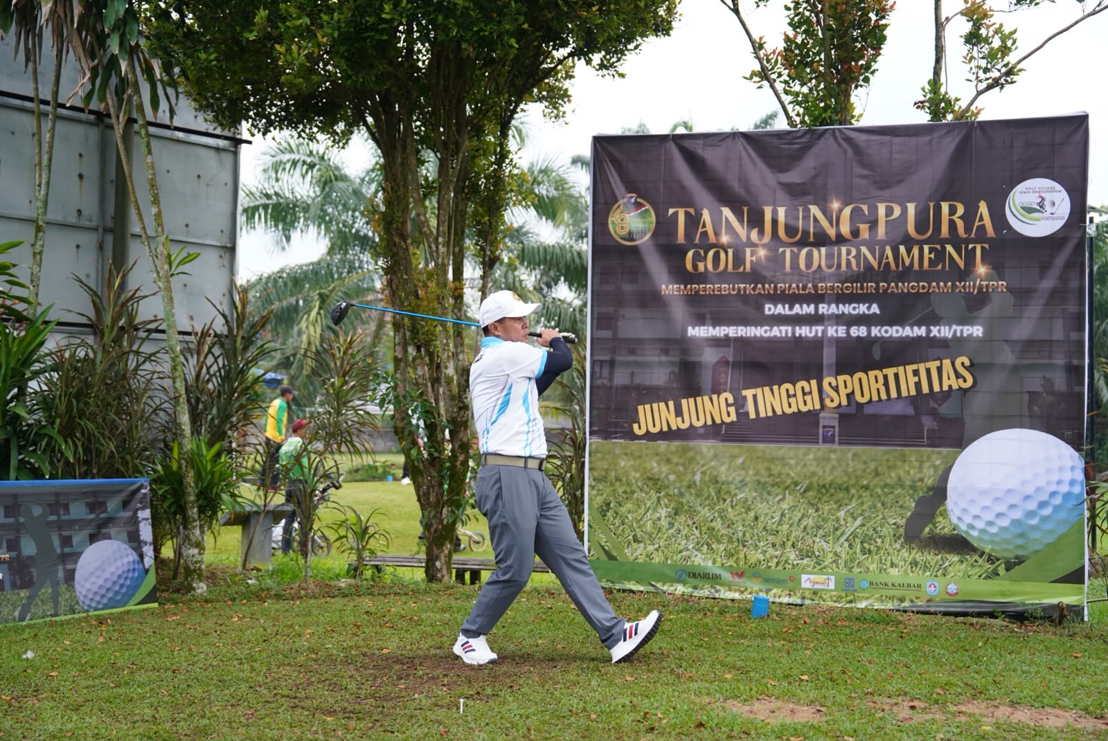 Meriahkan HUT ke-68 dan Pererat Silaturahmi, Pangdam XII/Tpr Buka dan Ikuti Tanjungpura Golf Tournament 2026