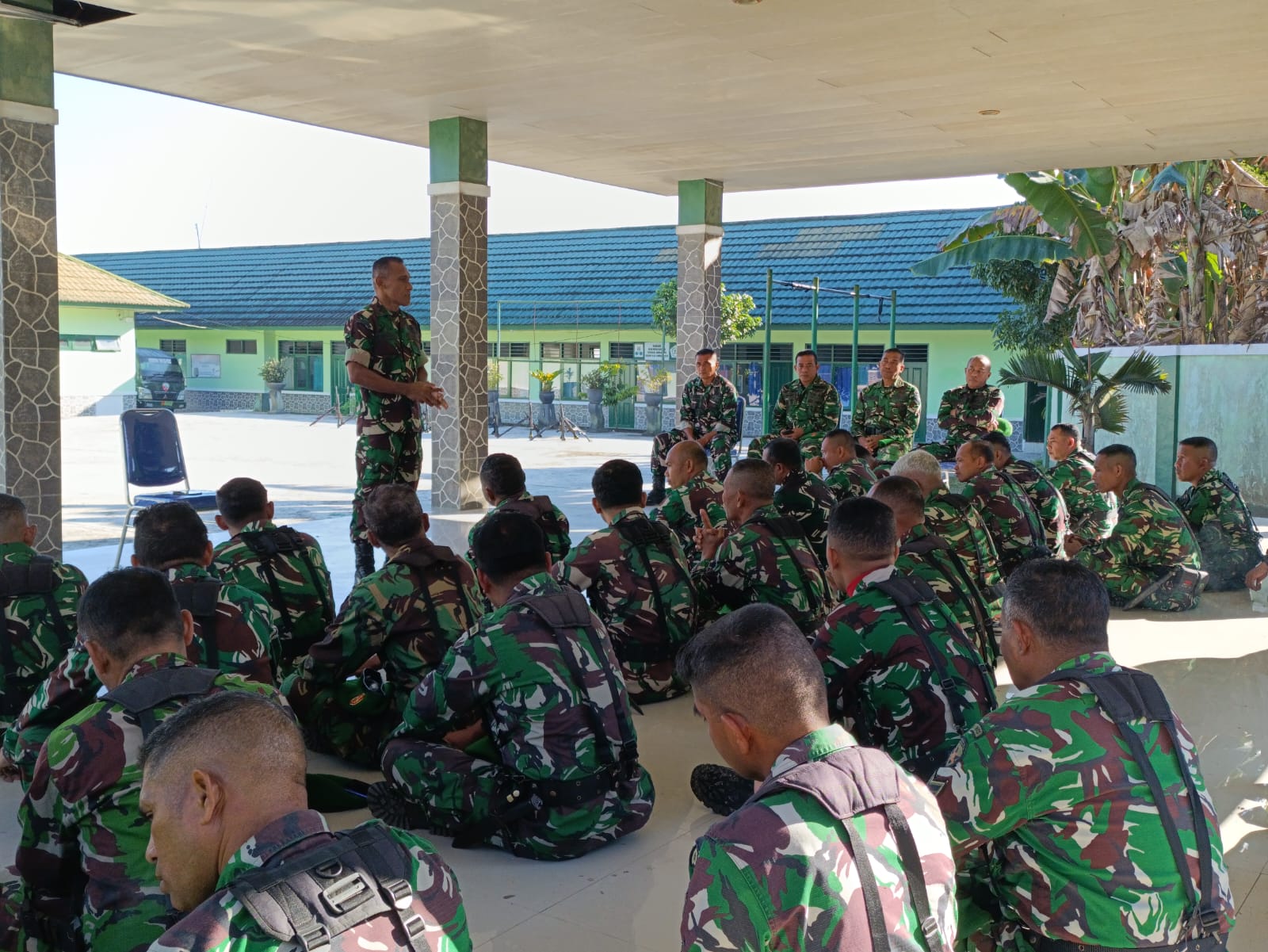 Dandim 1613/Sumba Barat Berikan Jam Komandan Usai Upacara, Tekankan Disiplin dan Profesionalisme Prajurit