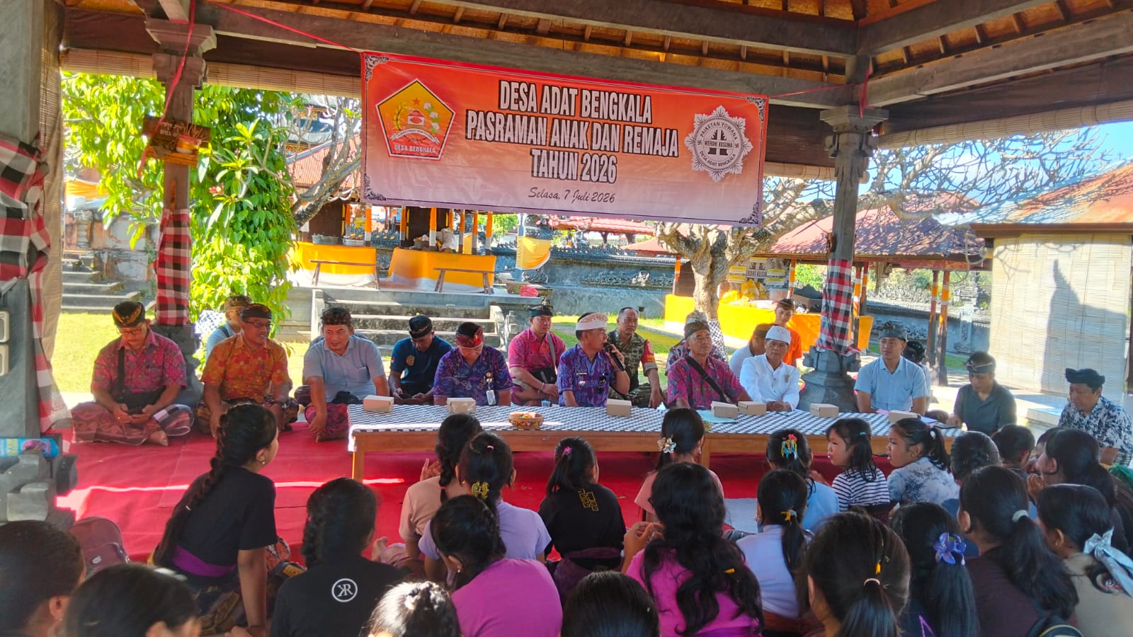 Bentuk Karakter Generasi Muda Lewat Seni100 Anak dan Remaja Desa Bengkala