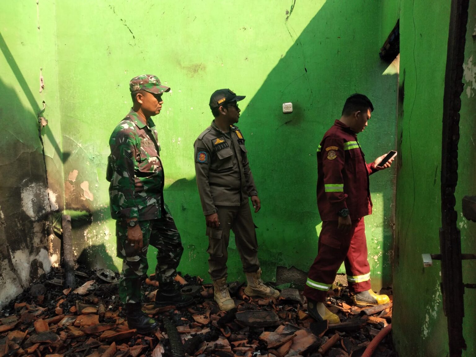 Diduga Akibat Korsleting Listrik, Dua Rumah di Bantarjati Majalengka Ludes Terbakar, Kerugian Capai Rp200 Juta