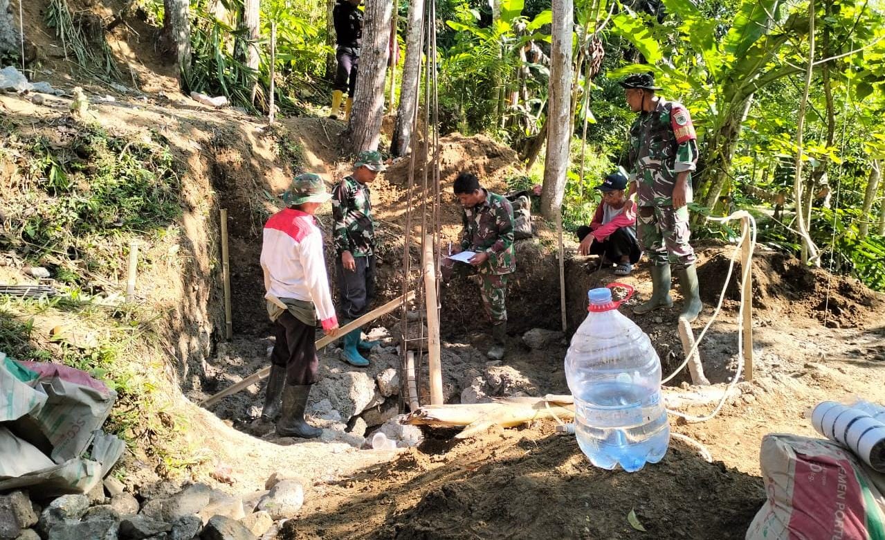 Warga Cianjur Apresiasi TNI Bangun Jembatan Gantung Garuda untuk Akses Petani dan Pendidikan