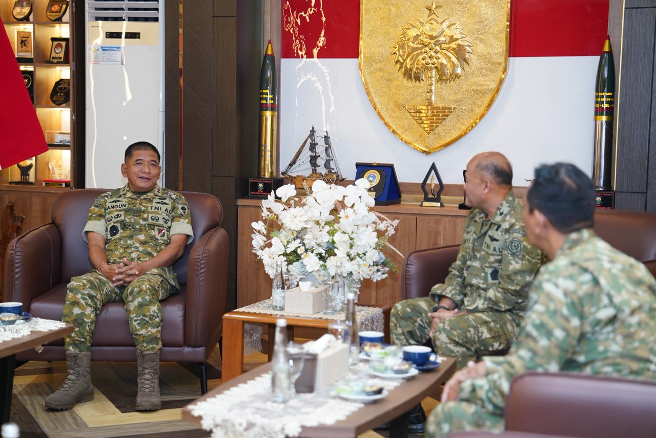 Perkuat Sinergi, Pangdam XIV/Hasanuddin Sambut Kunjungan Koatmilti IV Makassar