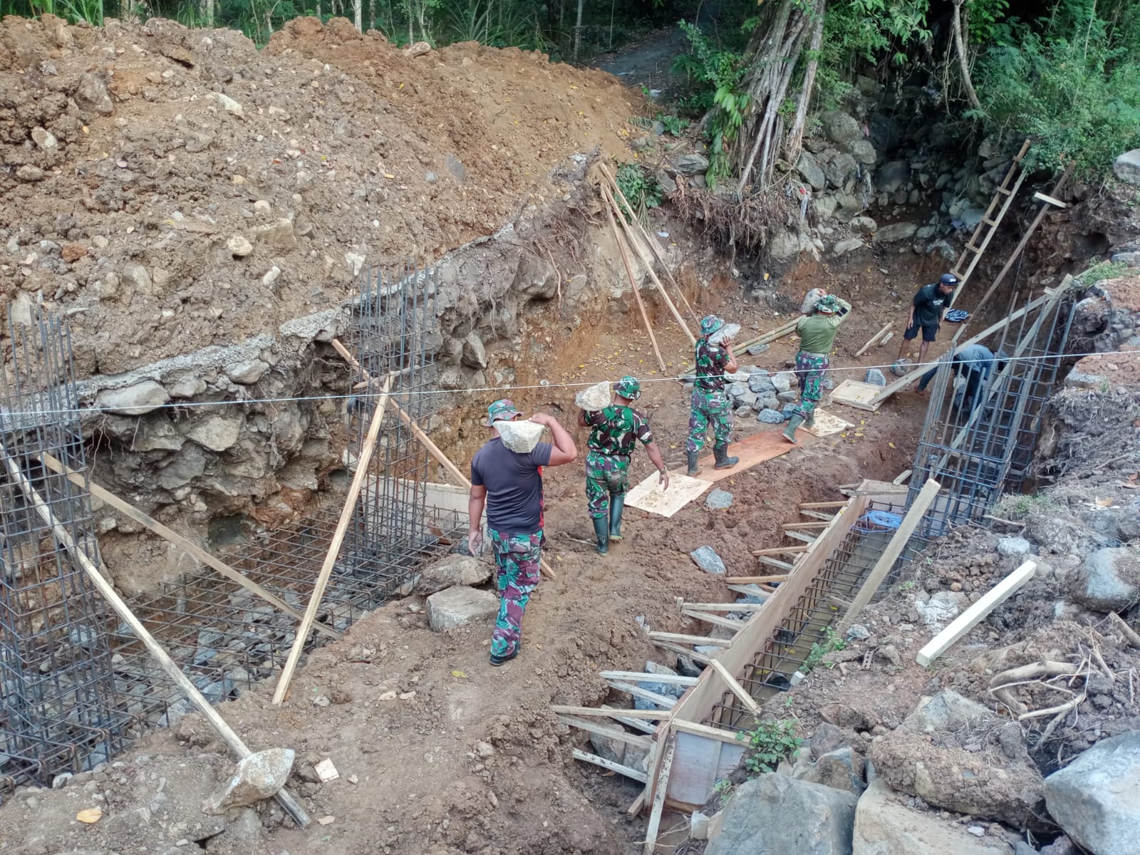 Kodim 1623/Karangasem Percepat Pembangunan Tiga Jembatan Garuda, Perkuat Akses dan Perekonomian Warga