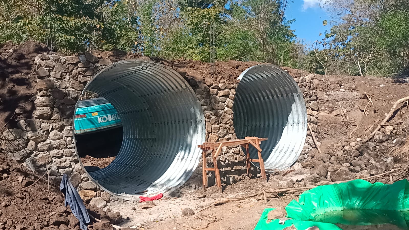 Koramil 1614-03/Hu'u Percepat Pembangunan Jembatan Armco di Desa Woko