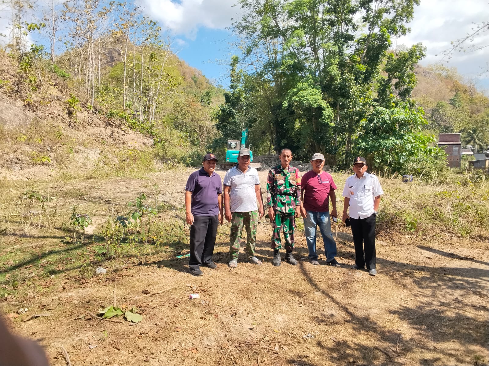 Koramil 1614-01/Dompu Kawal Persiapan Pembangunan Koperasi Desa Merah Putih di Dusun Dorongguni