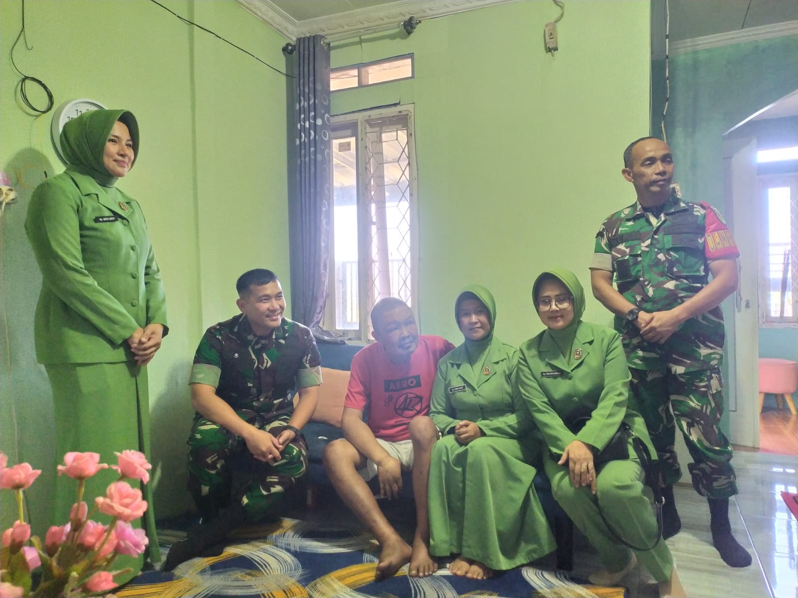 Bentuk Kepedulian, Dandim 0607/Kota Sukabumi Anjangsana Anggota Koramil 07-11/CBDK yang Sakit