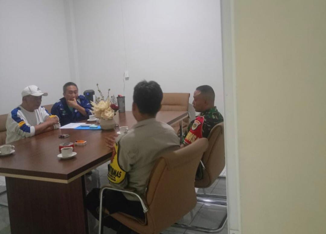 Babinsa Sukakarya, Koramil 0607-07/Warudoyong Jalin Silaturahmi dengan Distributor Gas Elpiji di wilayah binaan