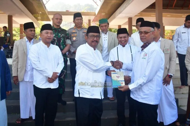 Dandim 0622/Kabupaten Sukabumi Hadiri Khatam Akbar dan Peluncuran Gerakan Wakaf 1 Juta Al-Qur’an