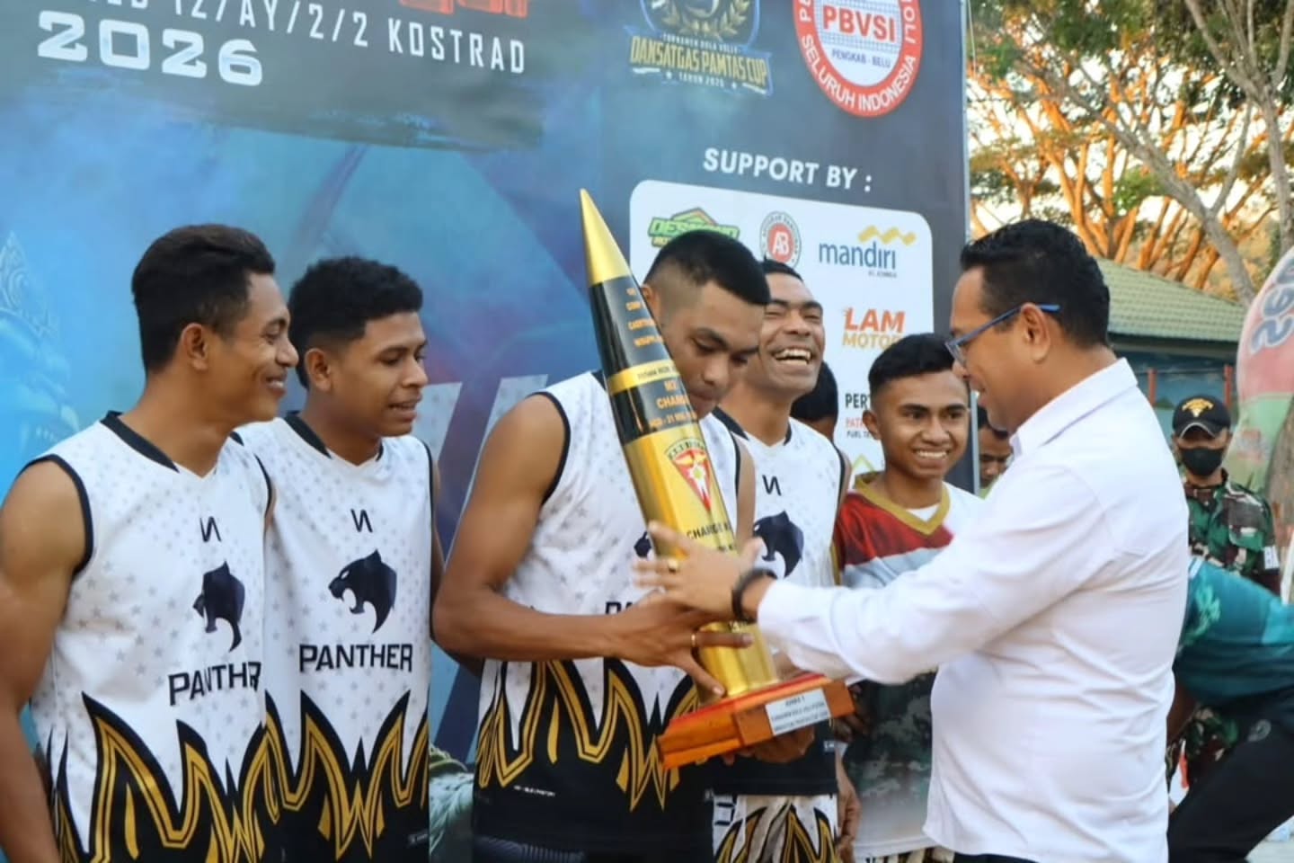Yonarmed 12 Kostrad Satukan Semangat Perbatasan dalam Dansatgas Pamtas Cup