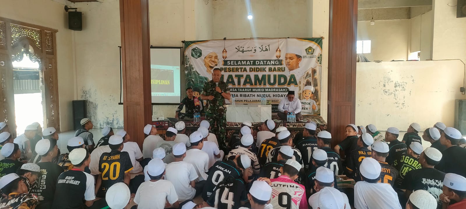 Danramil 11/Pangkah Berikan Wawasan Kebangsaan dan Pelatihan Baris Berbaris kepada Santri Baru Ribath Nurul Hidayah
