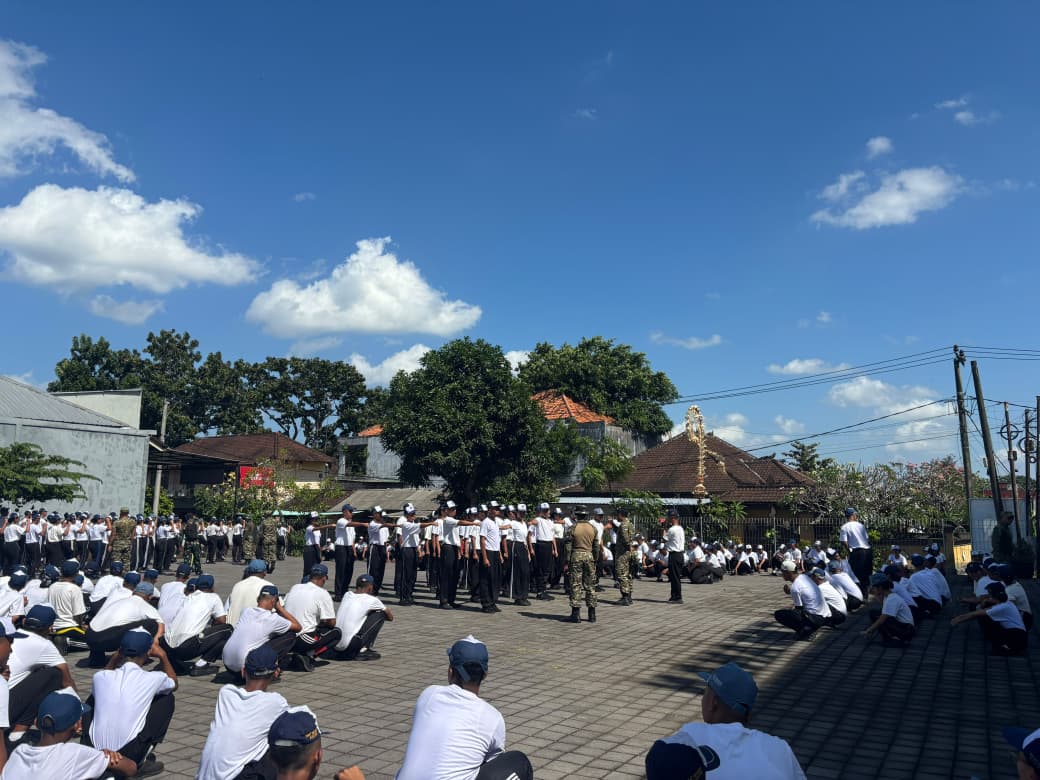 Cinta Tanah Air Sejak Bangku Sekolah: Kodim 1619/Tabanan Beri Pembekalan Wasbang Calon Siswa Baru