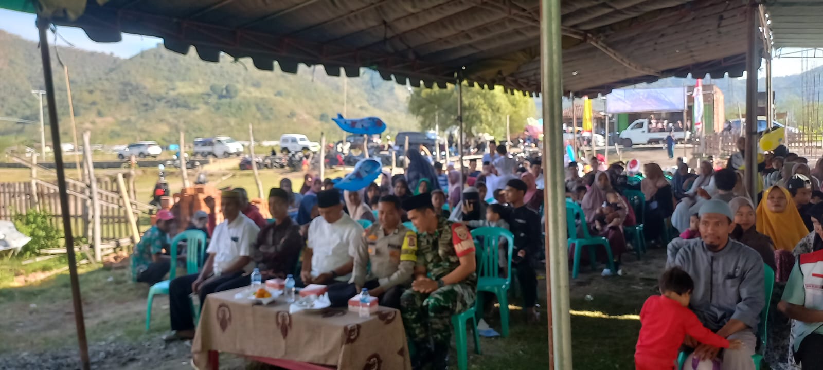 Wujud Kepedulian Sosial, Babinsa Desa Batu Putih Dukung Kegiatan Sunatan Massal