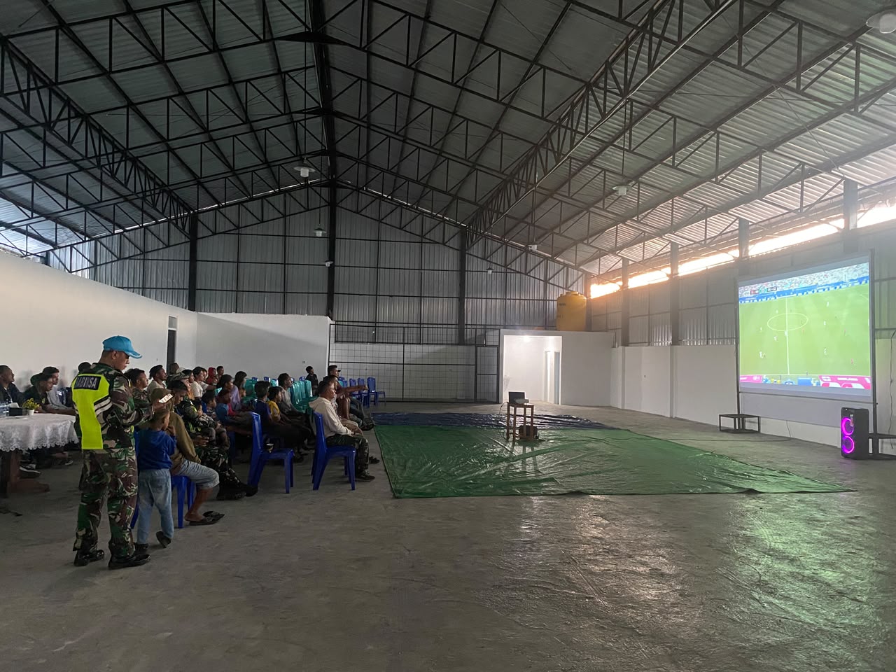 Kodim 1624/Flores Timur Gelar Nobar Kebangsaan Piala Dunia 2026, Pererat Kebersamaan TNI dan Masyarakat