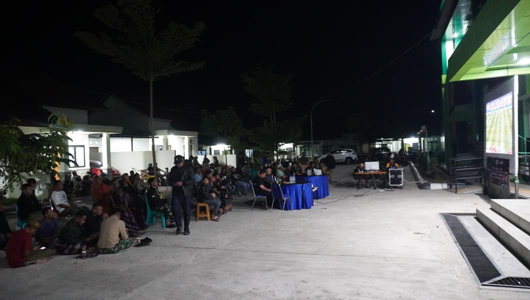 Perkuat Kemanunggalan TNI-Rakyat, Kodim 1630/Manggarai Barat Nobar Laga Spanyol vs Belgia yang Berakhir 2-1
