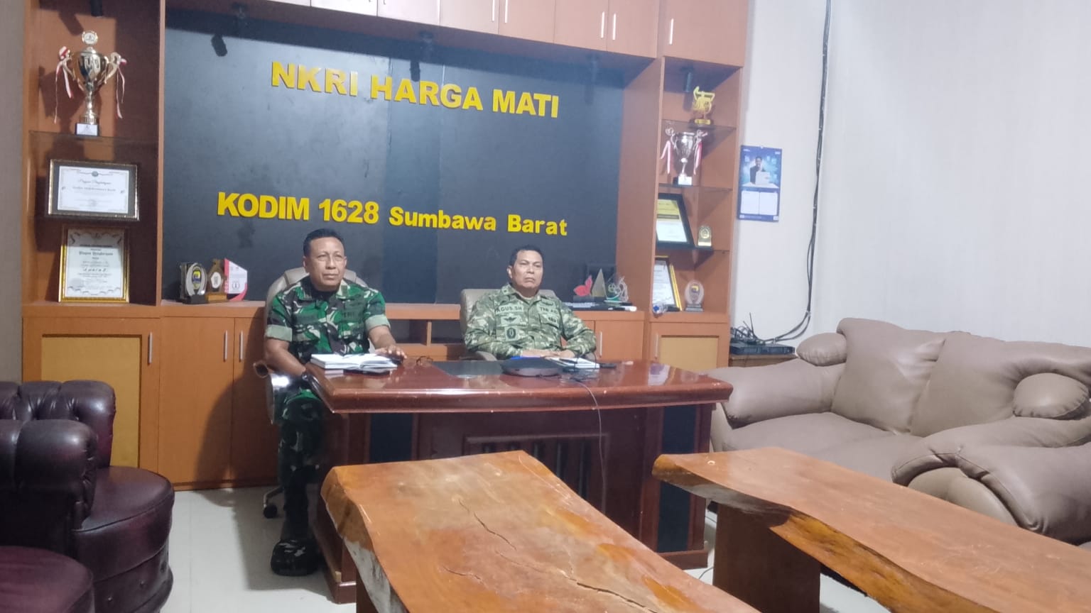 Kodim 1628/Sumbawa Barat Perkuat Program Teritorial Melalui Vicon Evaluasi Mingguan Kodam IX/Udayana