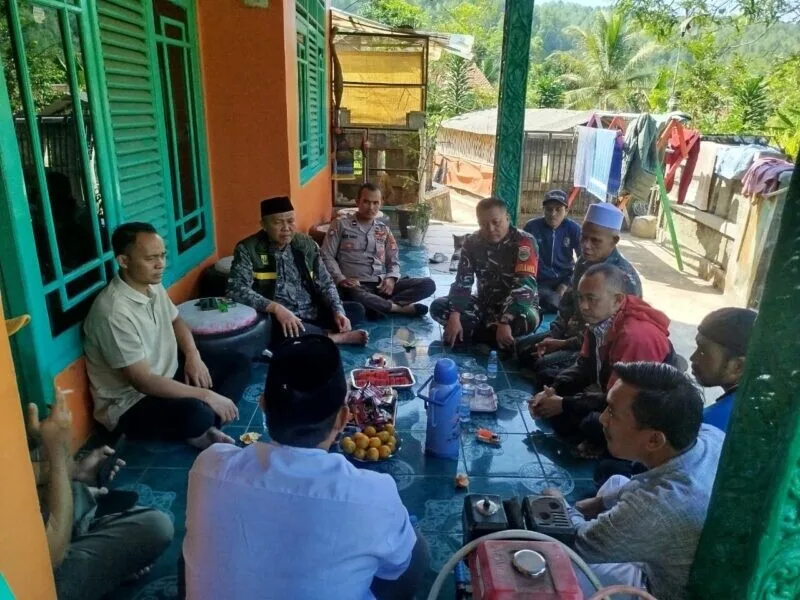 Danramil 2209/Lengkong Hadiri Musyawarah Rencana Peresmian Jembatan Tegal Datar