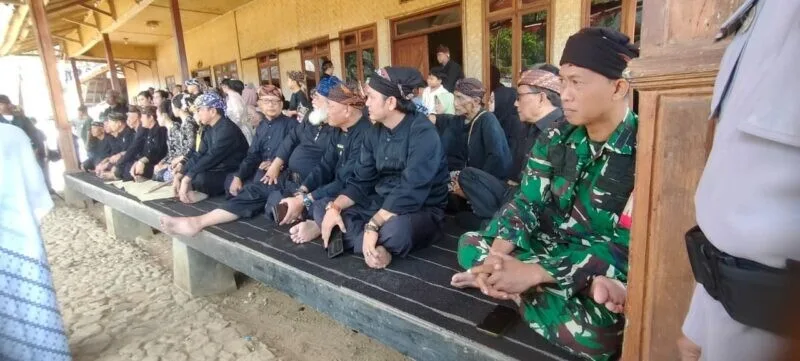 Danramil 2201/Cisolok Hadiri Seren Taun ke-447 Kasepuhan Adat Ciptamulya