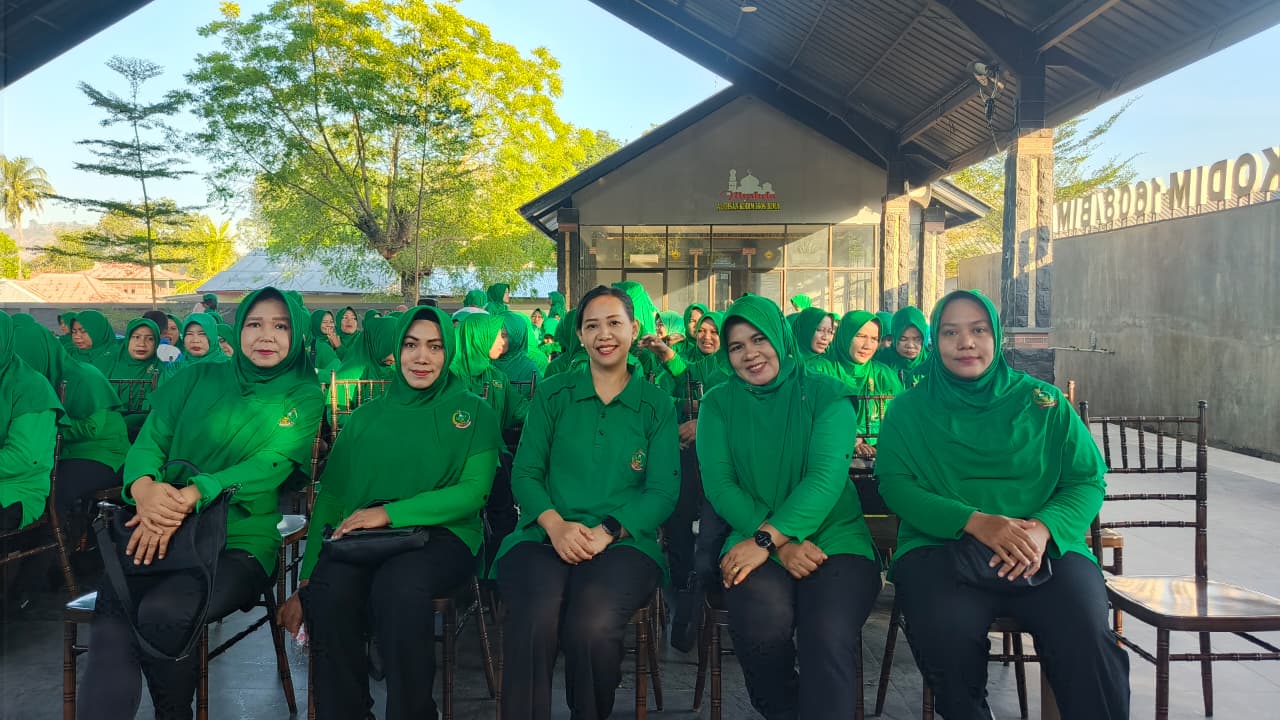Pimpin Pertemuan Rutin, Ketua Persit KCK Kodim Bima Ajak Anggota Jaga Kekompakan dan Keharmonisan
