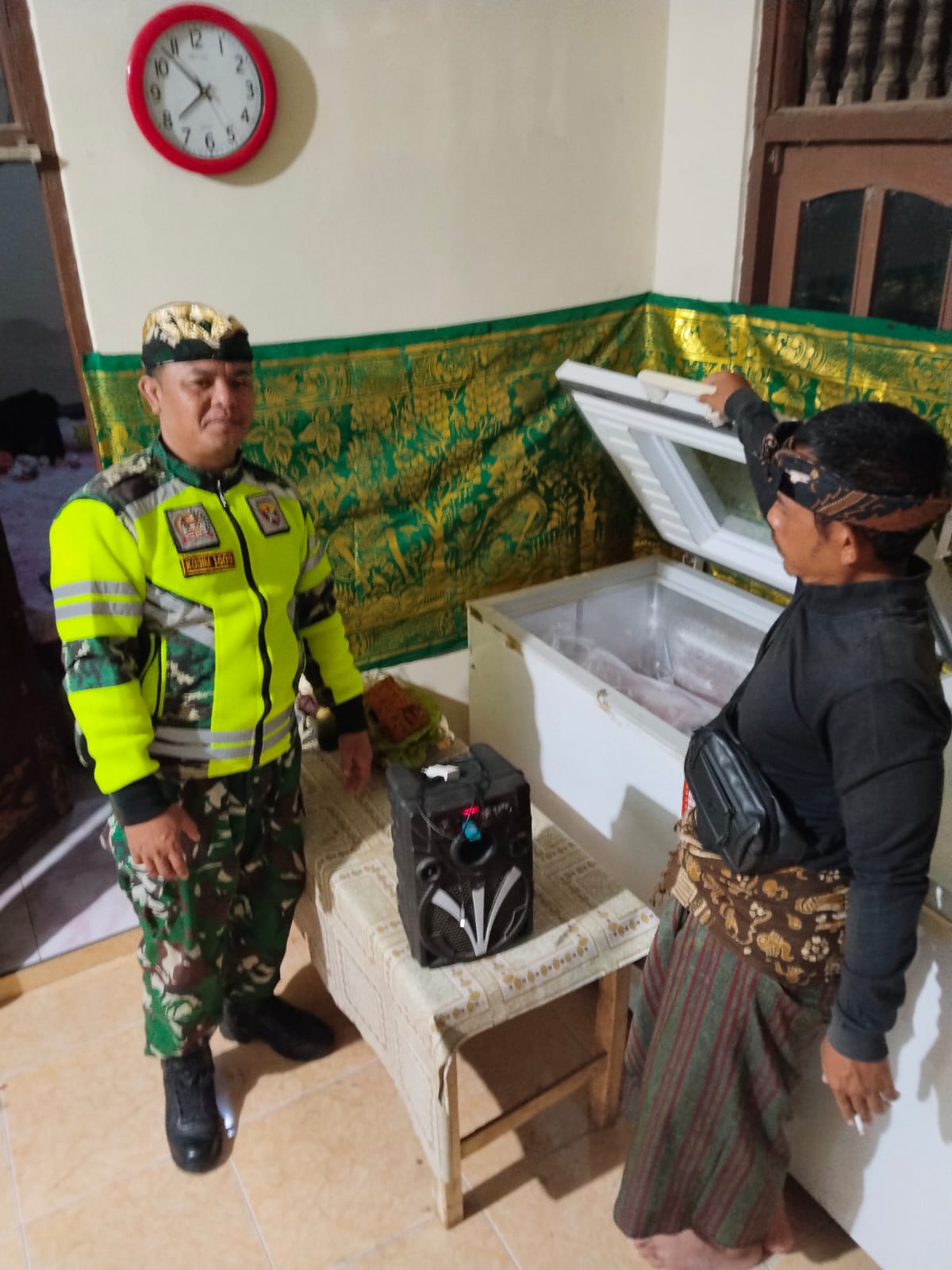 Babinsa Desa Bungkulan Tunjukkan Kepedulian dengan Menggalang Dana Pemakaman untuk Warga Tidak Mampu