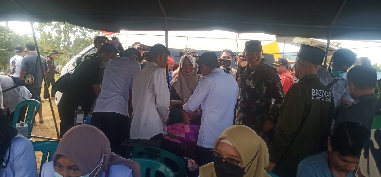 TMMD ke-129 Hadirkan Manfaat Nyata, Dandim 1614/Dompu Dampingi Bupati Tinjau Bakti Sosial dan Bazar UMKM
