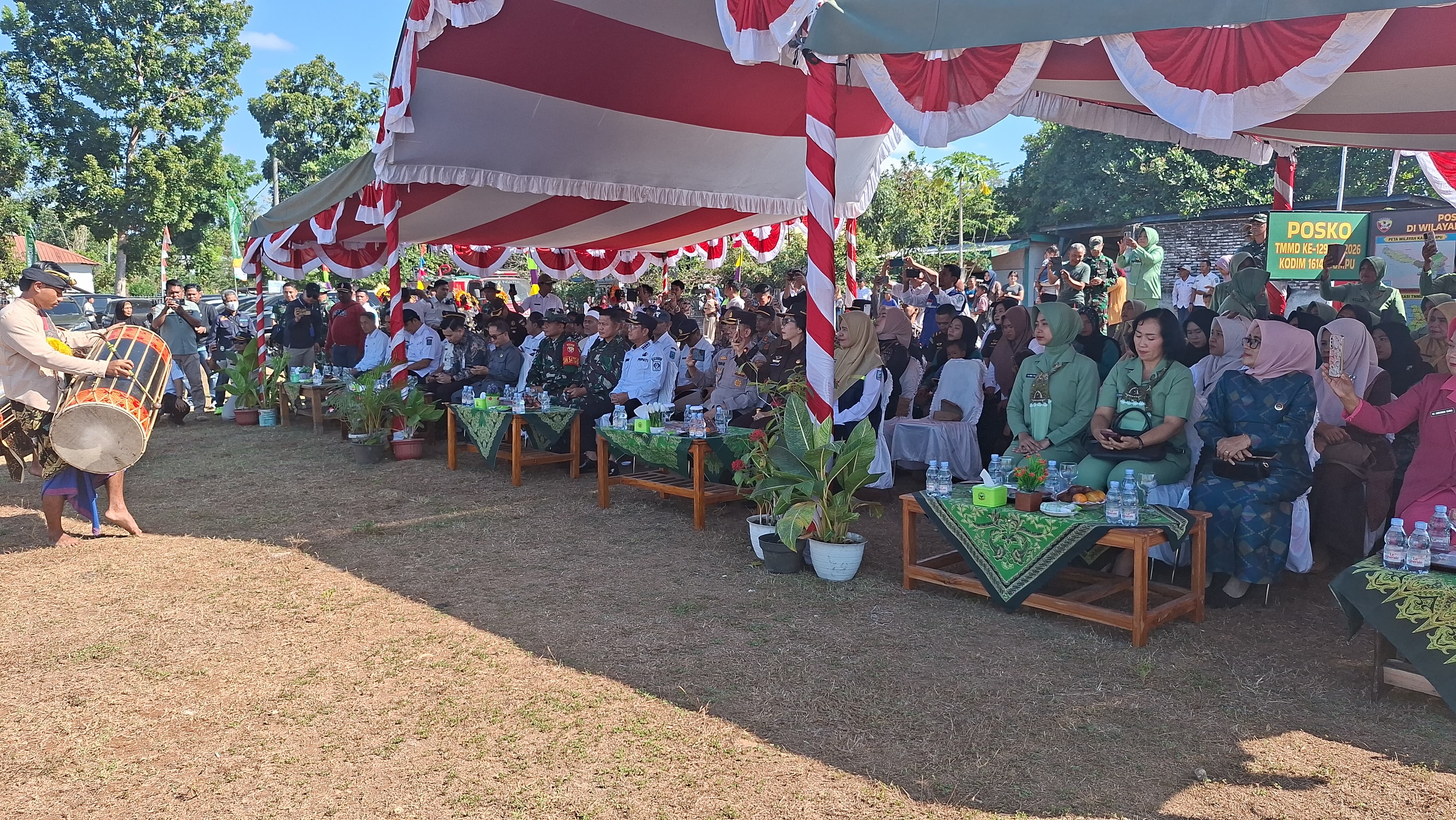 Persit Kodim 1614/Dompu Ambil Peran Aktif dalam Sasaran Nonfisik TMMD ke-129