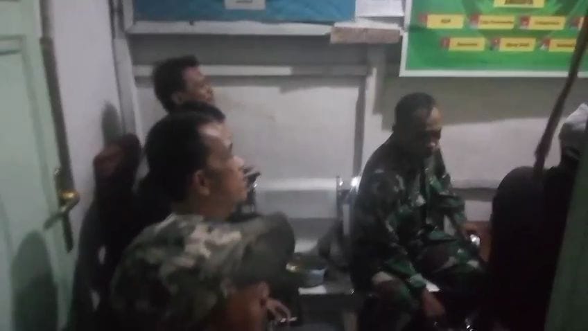 Babinsa Benteng ,Koramil 0607-07/Warudoyong Pererat Silaturahmi dan Tingkatkan Keamanan Lingkungan Lewat Patroli Malam