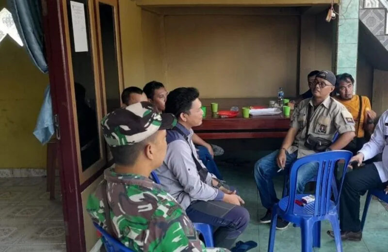 Babinsa Buniasih Pererat Silaturahmi Melalui Komsos dengan Tokoh Masyarakat