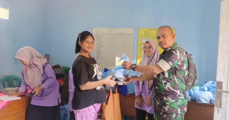 Babinsa Dampingi Pendistribusian MBG di Posyandu Mawar, Pastikan Tepat Sasaran dan Aman