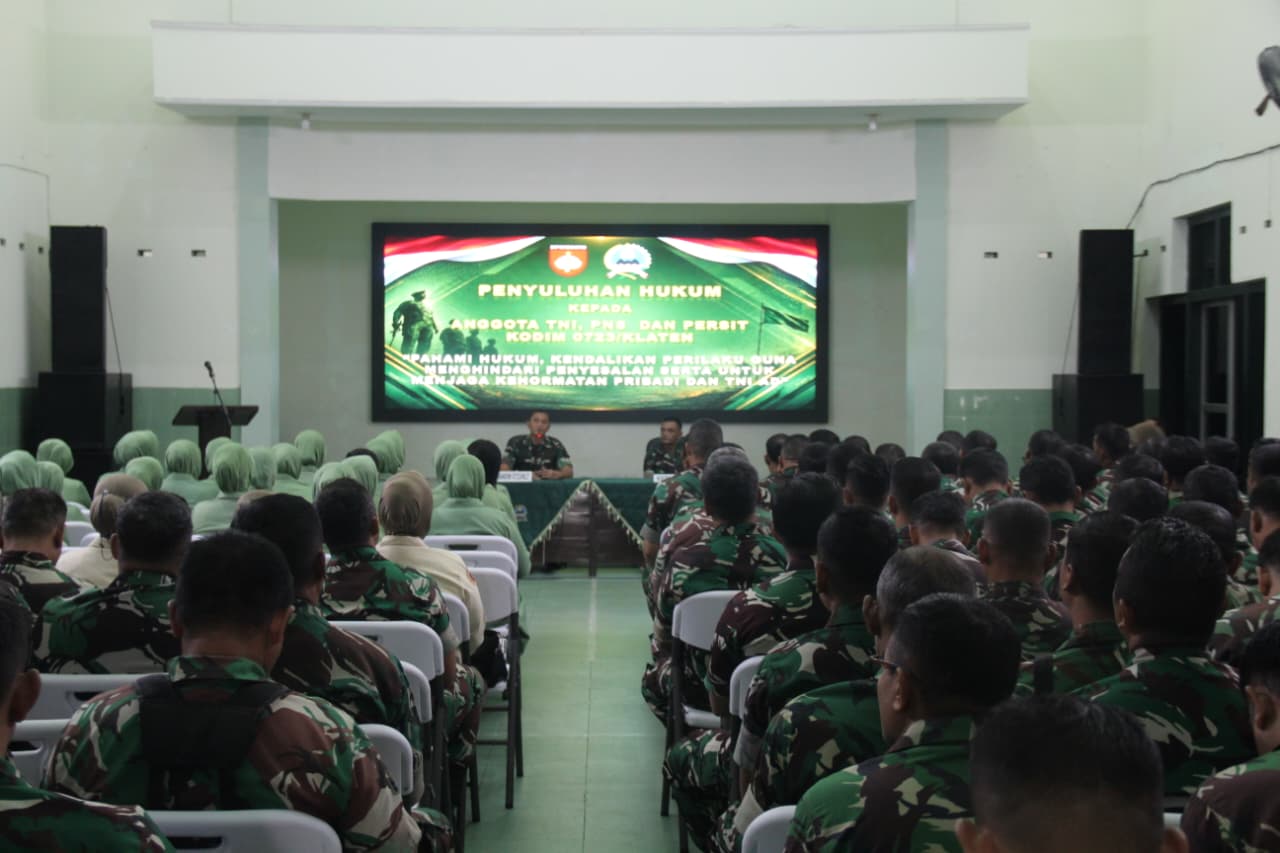 Kodim 0723/Klaten Perkuat Kesadaran Hukum Prajurit, PNS Dan Persit Melalui Penyuluhan Hukum