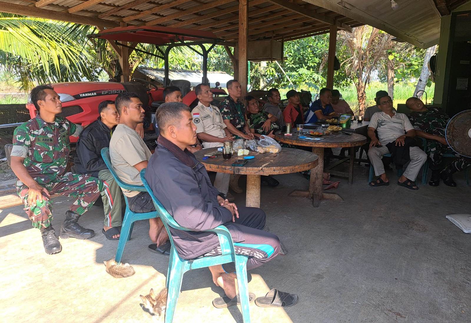 Koramil Jajaran Kodim 0731/Kulon Progo Nobar Pertandingan Argentina vs Swiss