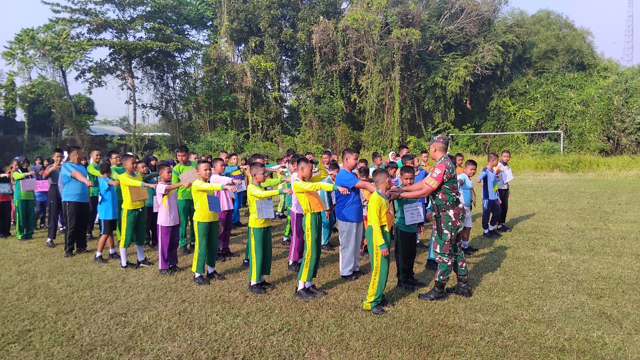 MPLS SMP Negeri 1 Jogonalan, Babinsa Berikan Materi Kedisiplinan Kepada Ratusan Siswa