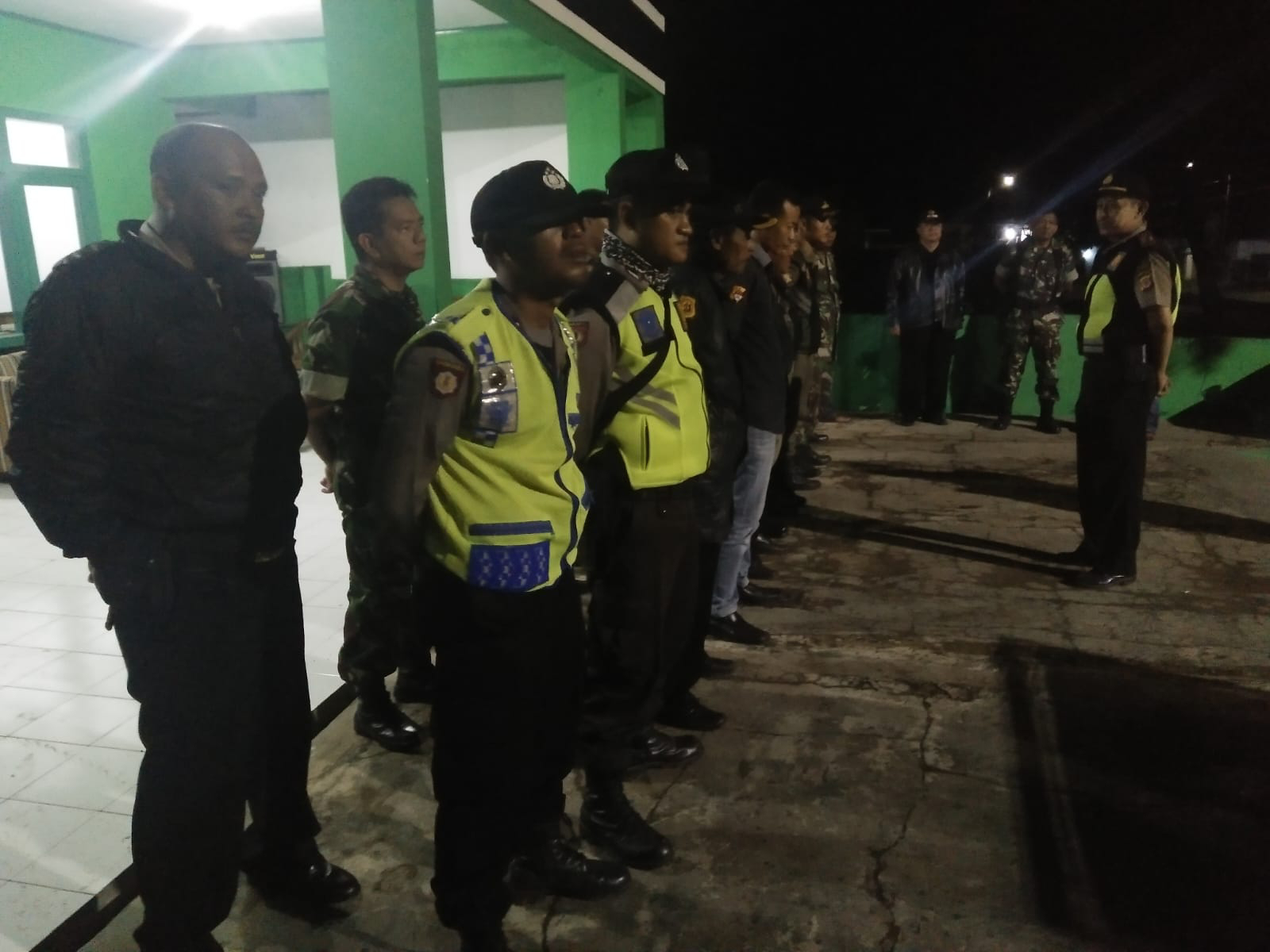 Babinsa Koramil 2214/Surade Ikuti Apel Gabungan Dan Patroli Malam Bersama Forkopimcam