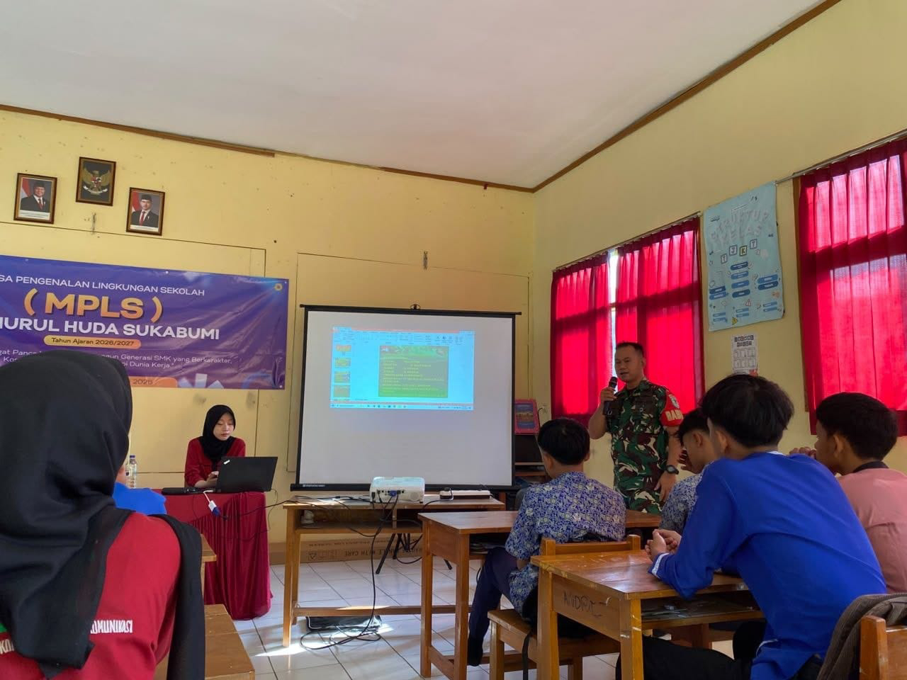 Babinsa Koramil 2208/Nyalindung Berikan Pembekalan Wawasan Kebangsaan Kepada Siswa Baru MA Nurul Huda