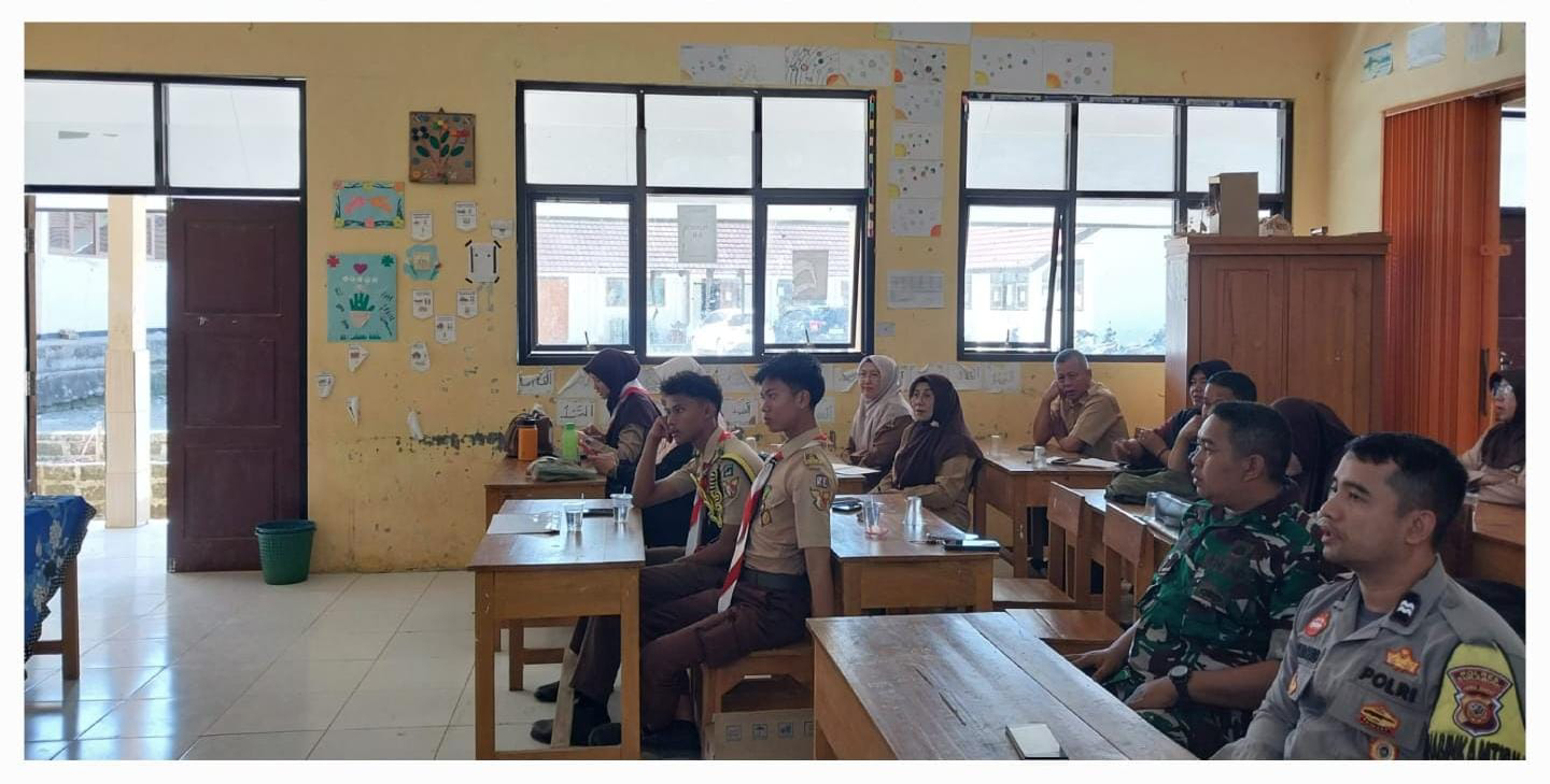 Babinsa Mekarmukti Dampingi Rapat Koordinasi Persiapan Hari Pramuka ke-65 di Kecamatan Waluran