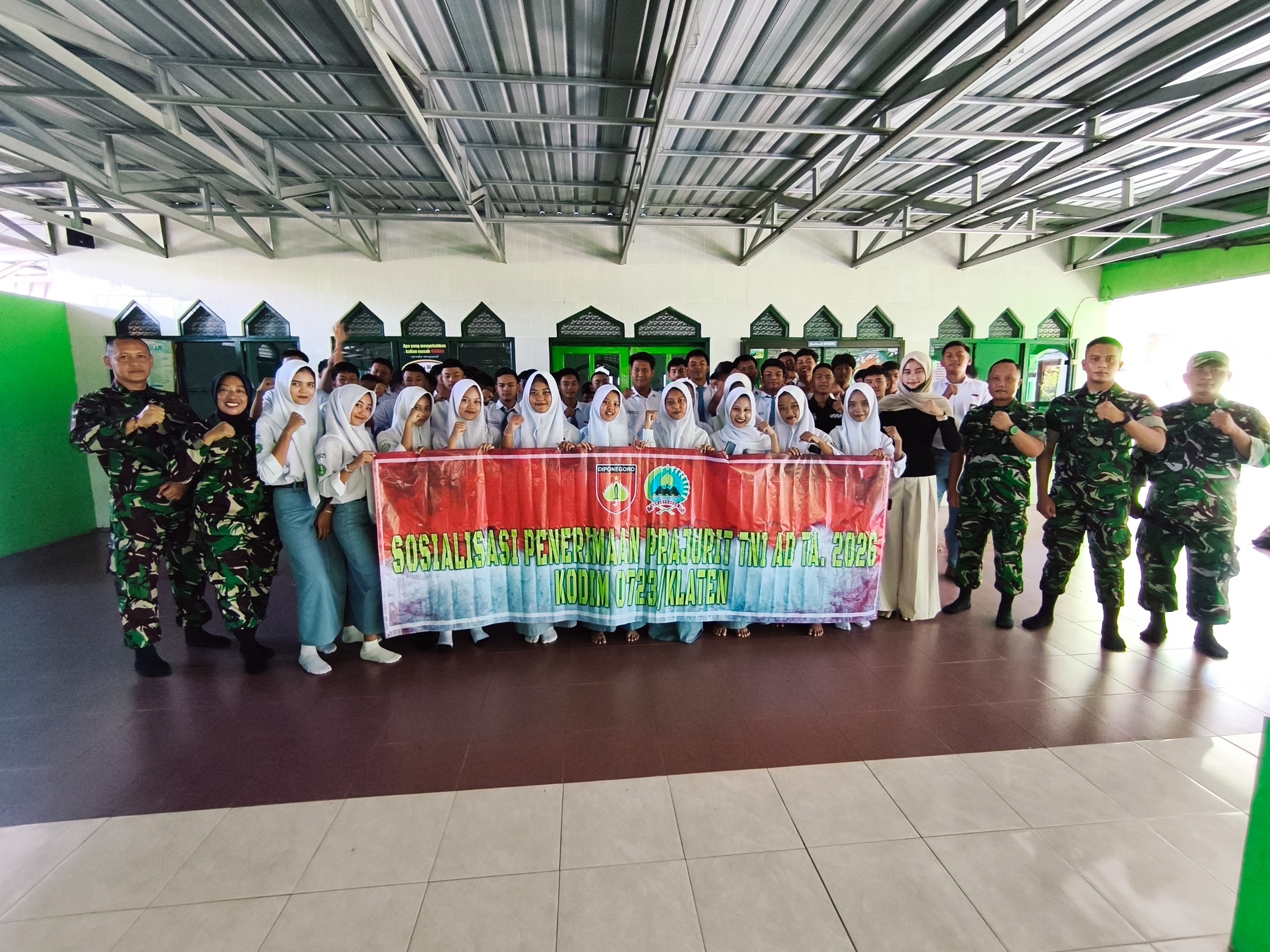 Kodim 0723/Klaten Sosialisasikan Penerimaan Calon Bintara PK Dan Calon Tamtama PK Gel III Tahun 2026 di SMK Negeri 1 Trucuk