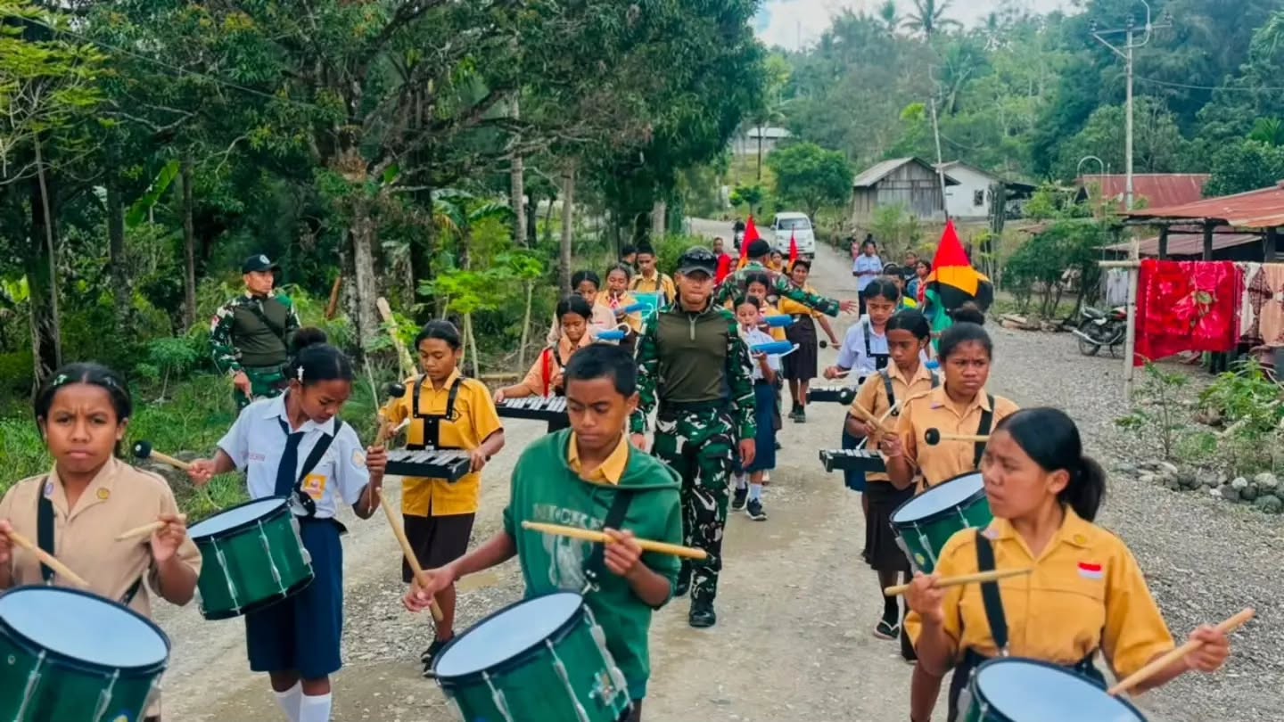 Satgas Pamtas Yonarhanud 2 Kostrad Latih Drumband Sambut HUT ke-81 Kemerdekaan RI