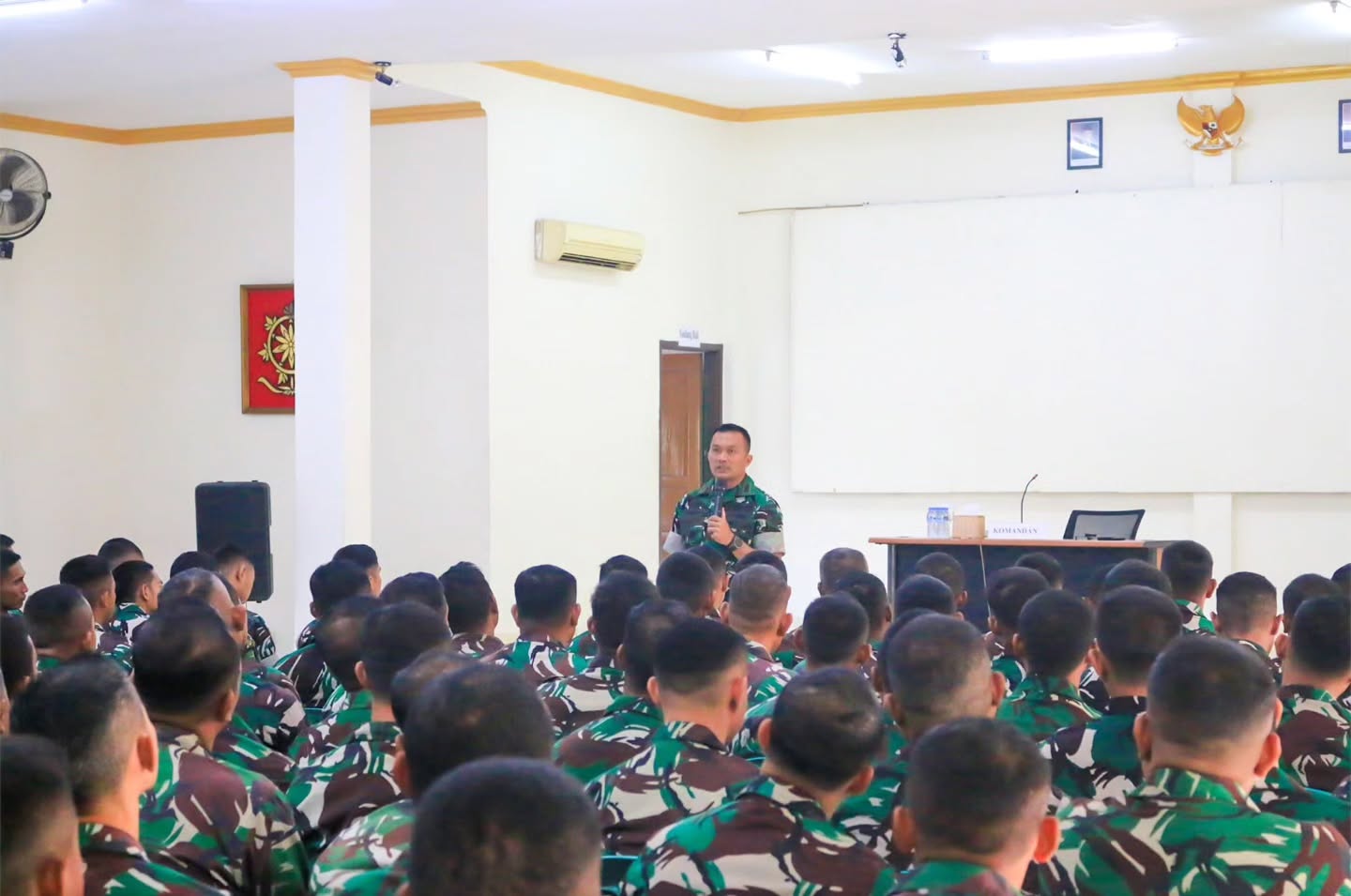 Jam Komandan, Danyon Arhanud 1 Kostrad Tekankan Profesionalisme dan Loyalitas Prajurit