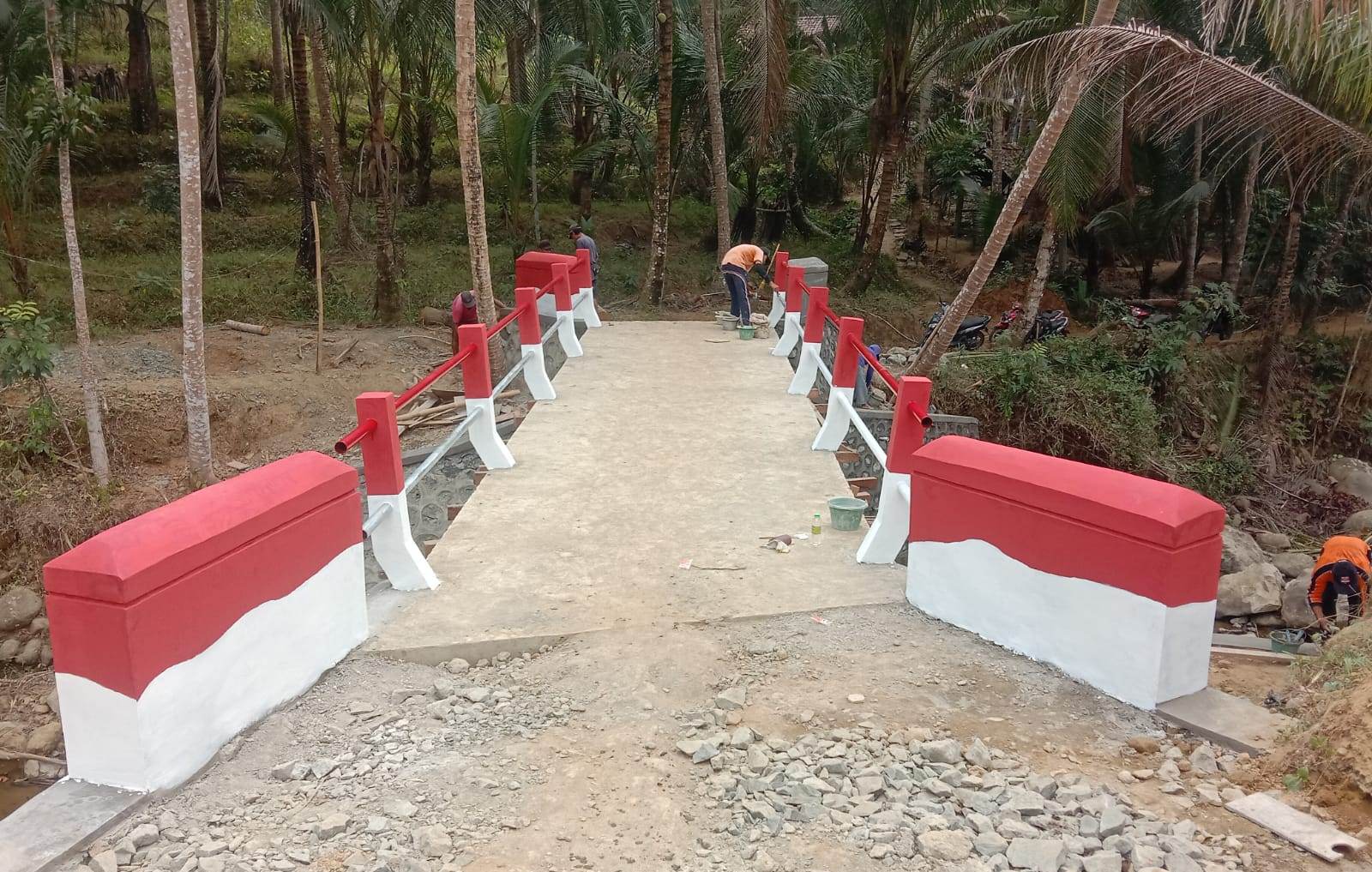 Pembangunan Jembatan Beton Sungai Geseng Hargorejo Kokap