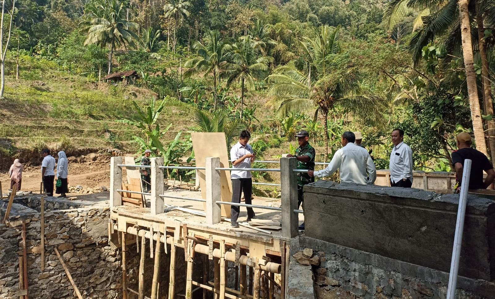 Pembangunan Jembatan Beton Sungai Gembor Sidomulyo