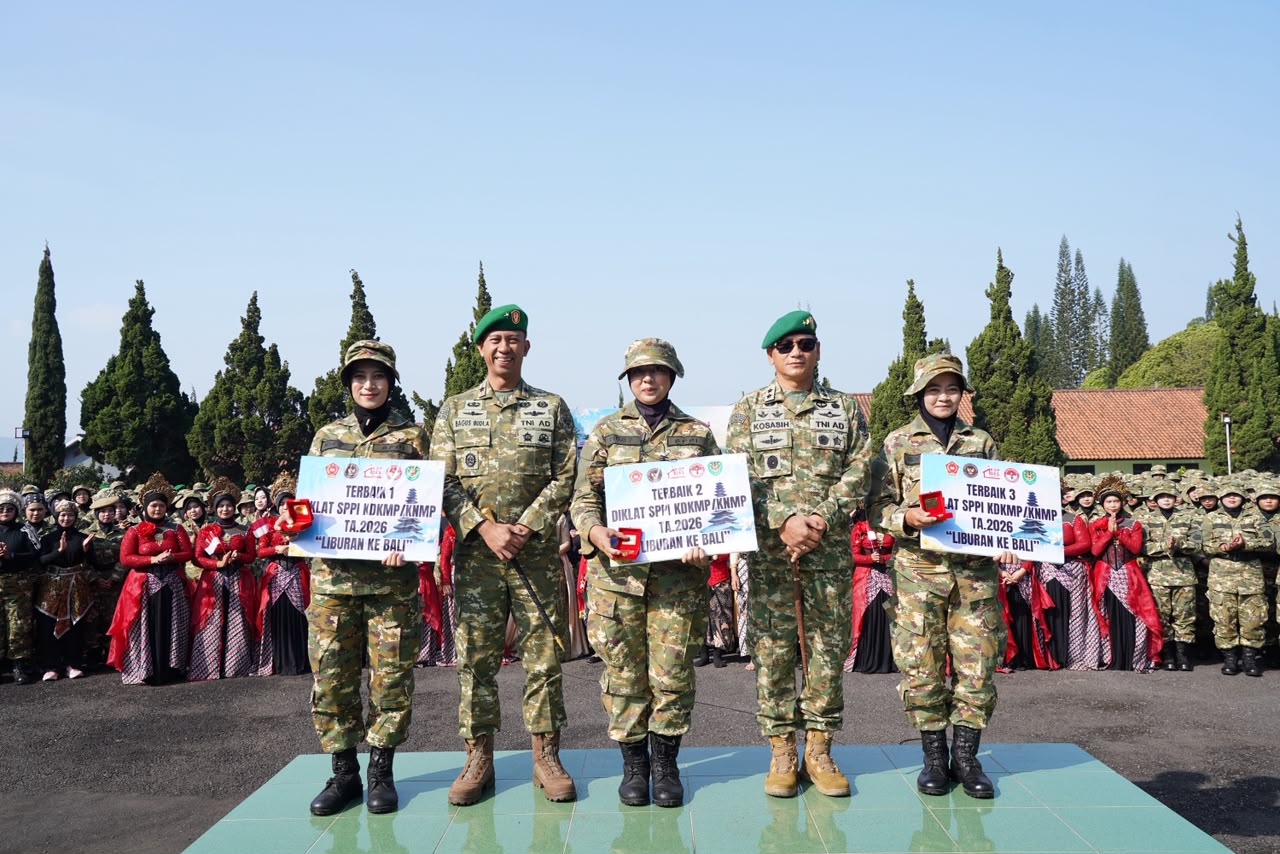 Pangdam III/Siliwangi Tutup Diklat Dasar Militer SPPI KDKMP dan KNMP TA 2026