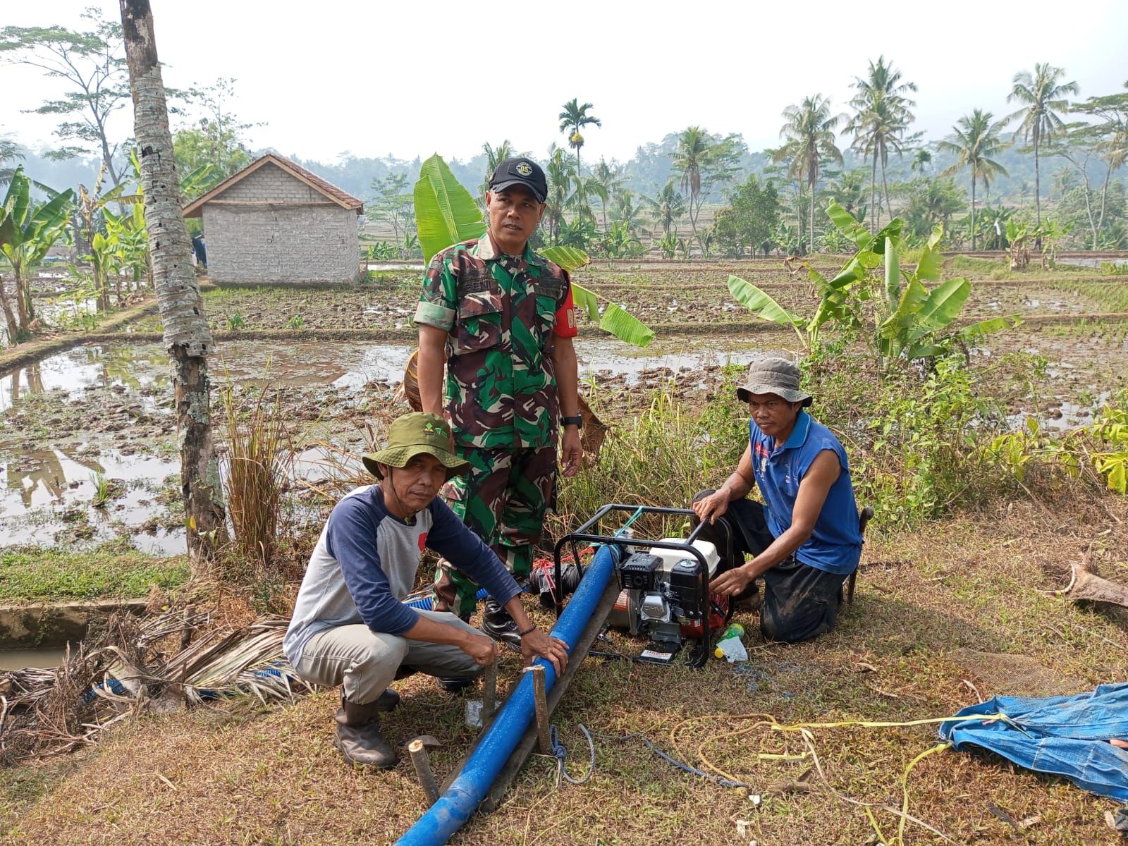 Bantu Pengairan Sawah di Desa Sukakerti, TNI Dukung Ketahanan Pangan
